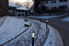 neue Pfosten westlich der Pfarrkirche St. Nikolaus