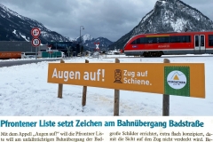 Warnhinweis am Bahnübergang Badstraße